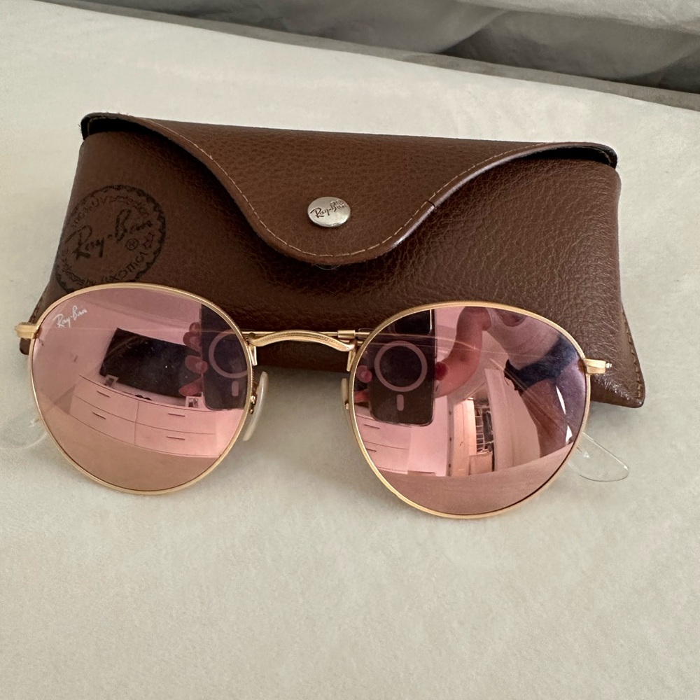 RAY BAN ROUND FLAT LENSES (POLISHED GOLD & PINK)